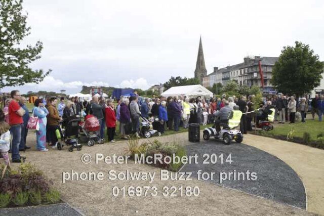 09 P7P0200 640x480