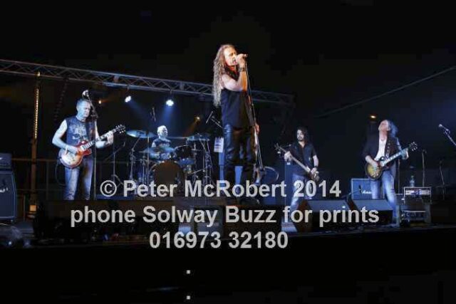 38 P5P0806 640x480