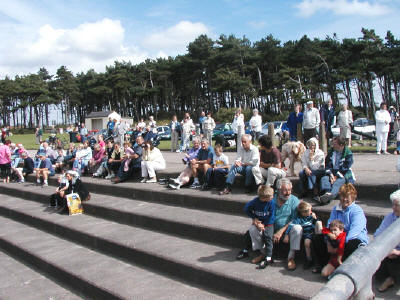 Crowds 640x480